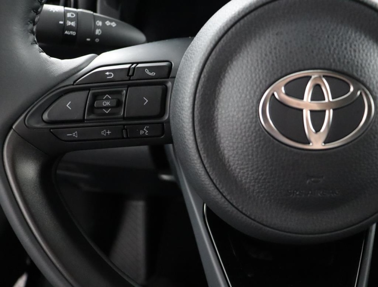 Toyota Yaris - 1.5 Hybrid 115 First Edition 17