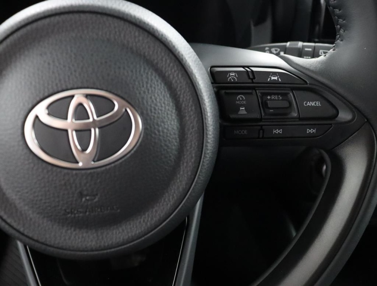 Toyota Yaris - 1.5 Hybrid 115 First Edition 18