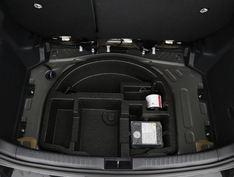 Toyota Yaris - 1.5 Hybrid 115 First Edition 30