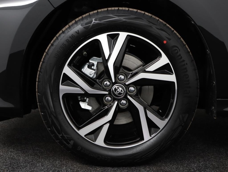 Toyota Yaris - 1.5 Hybrid 115 First Edition 34