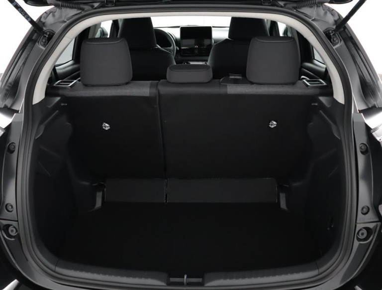 Toyota Yaris - 1.5 Hybrid 115 First Edition 37