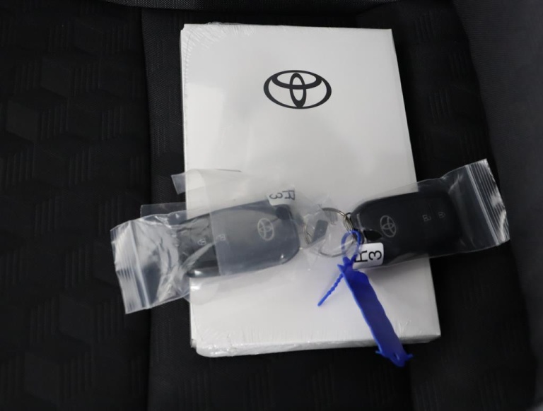 Toyota Yaris - 1.5 Hybrid 115 First Edition 8