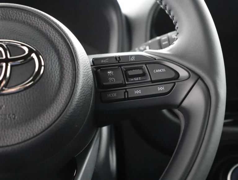 Toyota Aygo X - 1.0 VVT-i MT Play 19