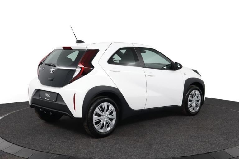 Toyota Aygo X - 1.0 VVT-i MT Play 2