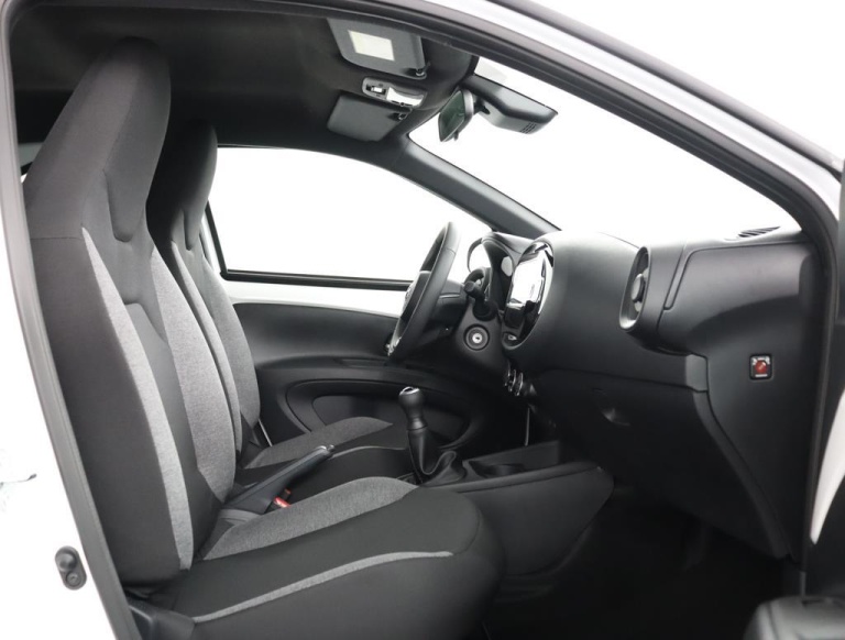 Toyota Aygo X - 1.0 VVT-i MT Play 21