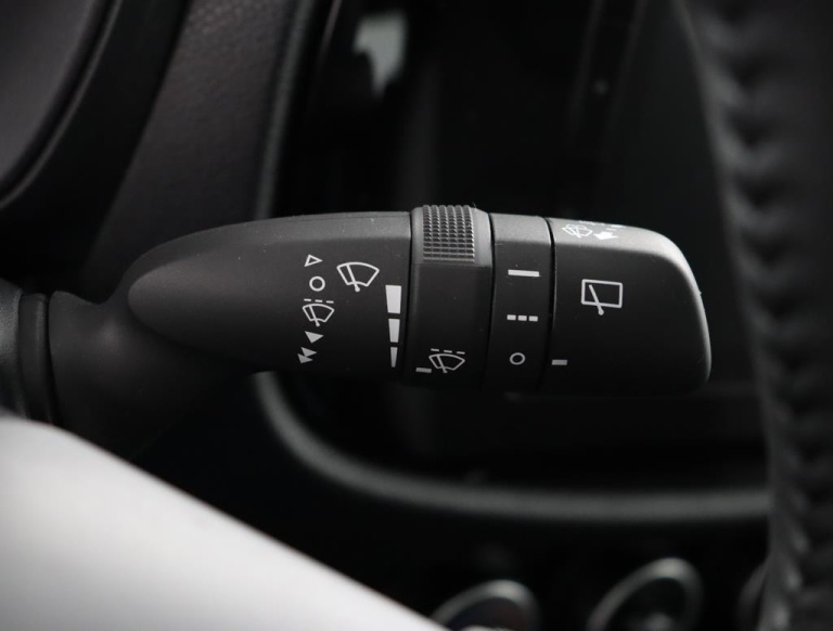 Toyota Aygo X - 1.0 VVT-i MT Play 28