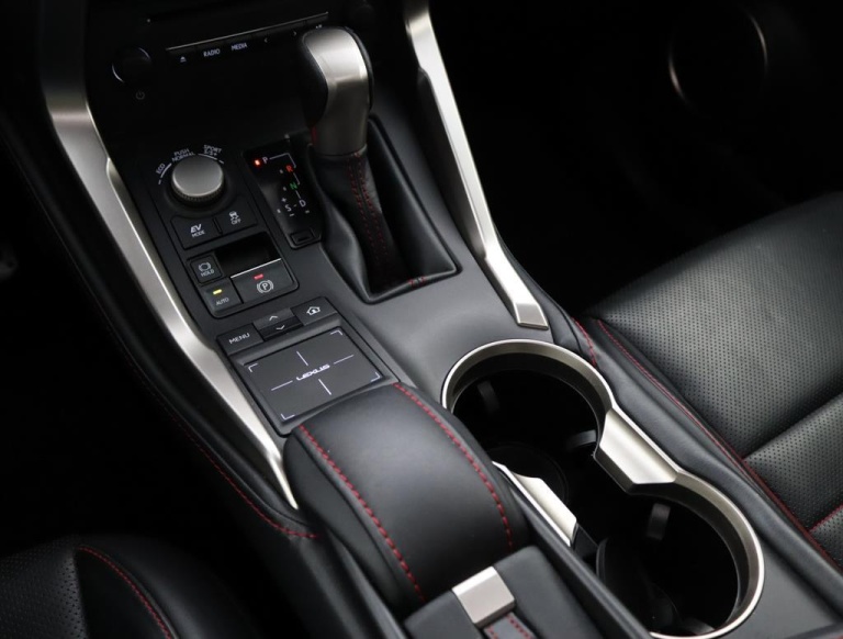 Lexus NX - 300h AWD F Sport Line 26
