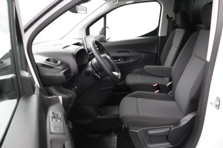 Toyota PROACE CITY - 1.5 D-4D Live 16