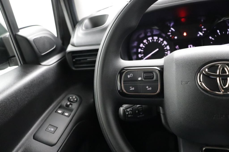 Toyota PROACE CITY - 1.5 D-4D Live 18