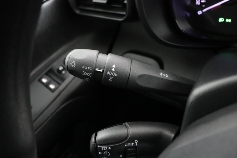 Toyota PROACE CITY - 1.5 D-4D Live 27