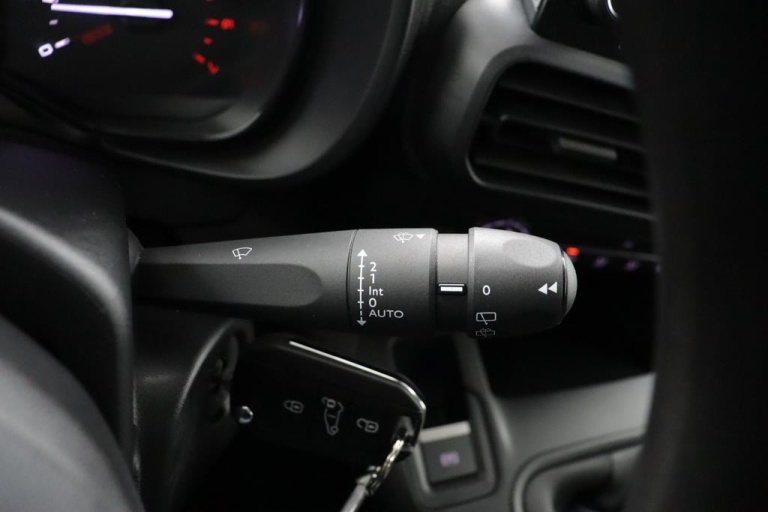Toyota PROACE CITY - 1.5 D-4D Live 28