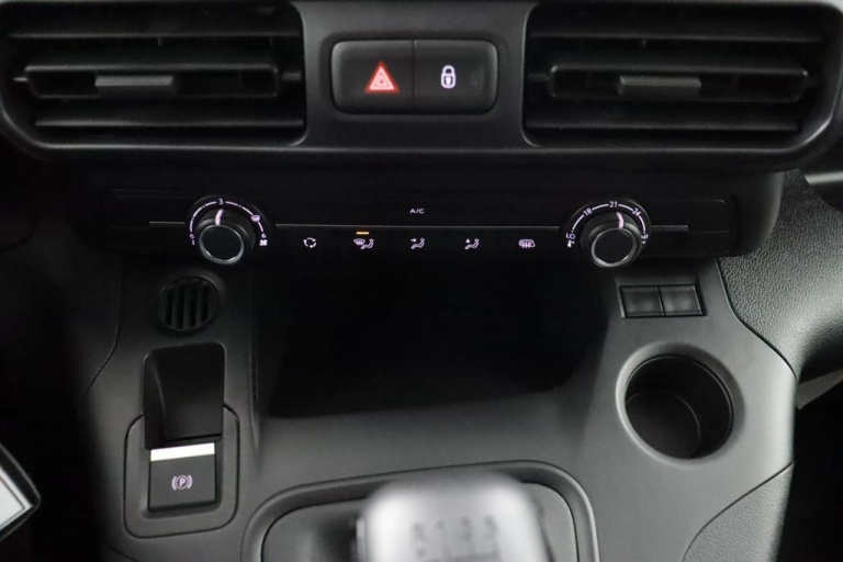 Toyota PROACE CITY - 1.5 D-4D Live 7