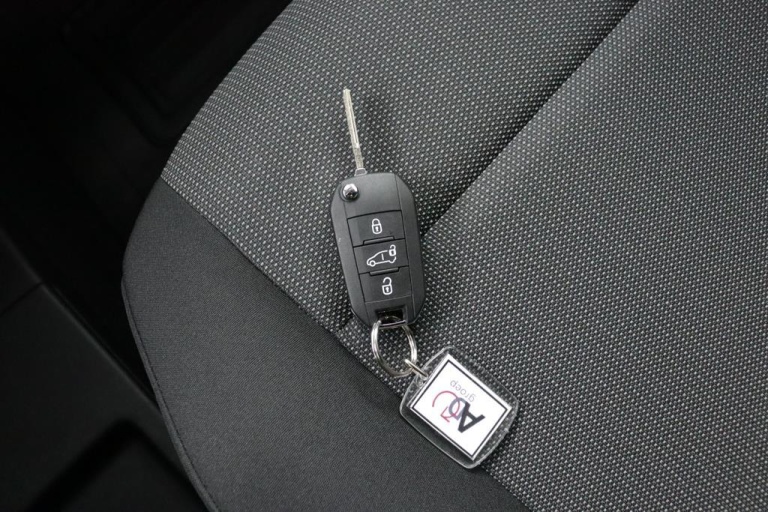 Toyota PROACE CITY - 1.5 D-4D Live 9