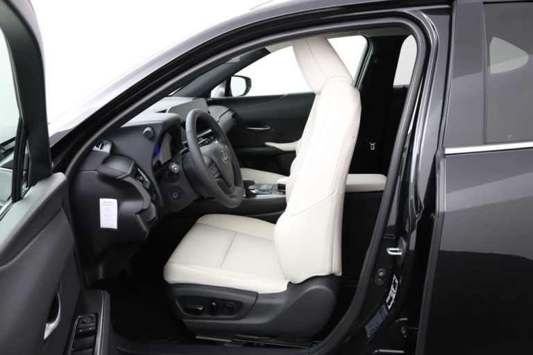 Lexus UX - 300h Luxury Line 16