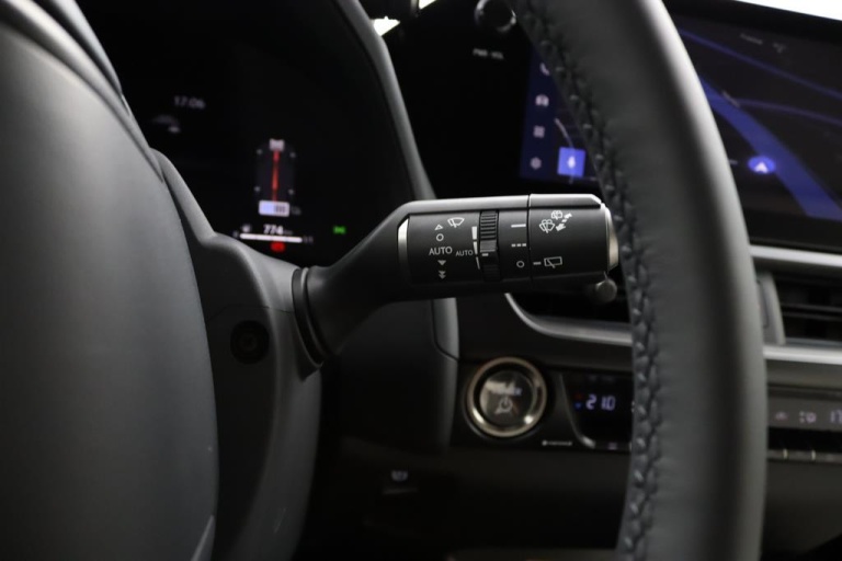 Lexus UX - 300h Luxury Line 29