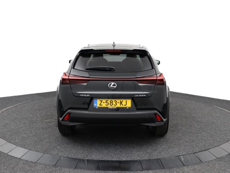 Lexus UX - 300h Luxury Line 32