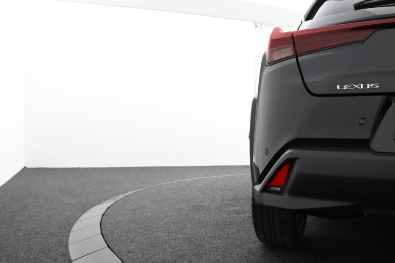Lexus UX - 300h Luxury Line 35