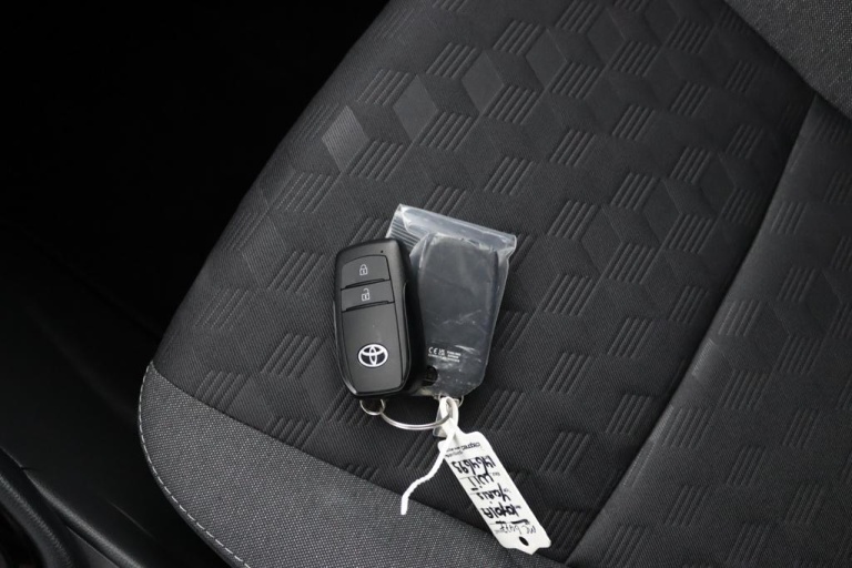 Toyota Yaris - 1.5 Hybrid 115 First Edition 11