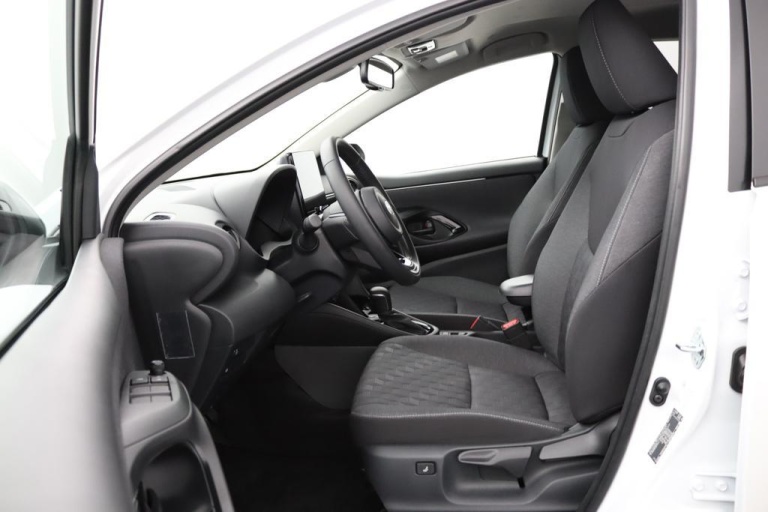 Toyota Yaris - 1.5 Hybrid 115 First Edition 17