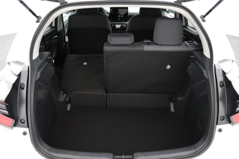 Toyota Yaris - 1.5 Hybrid 115 First Edition 24