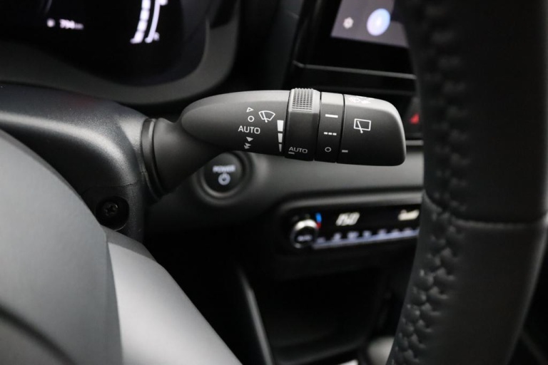 Toyota Yaris - 1.5 Hybrid 115 First Edition 31