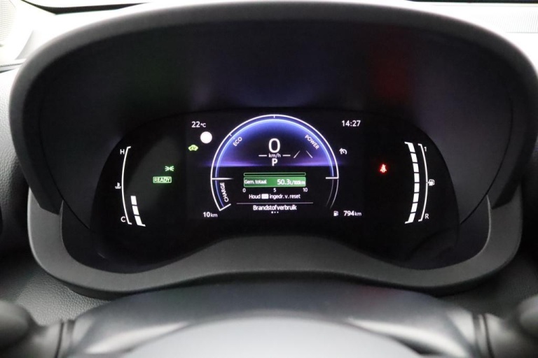 Toyota Yaris - 1.5 Hybrid 115 First Edition 6