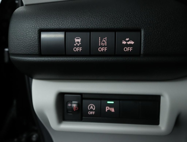 Suzuki Swift - 1.2 Style Smart Hybrid 29