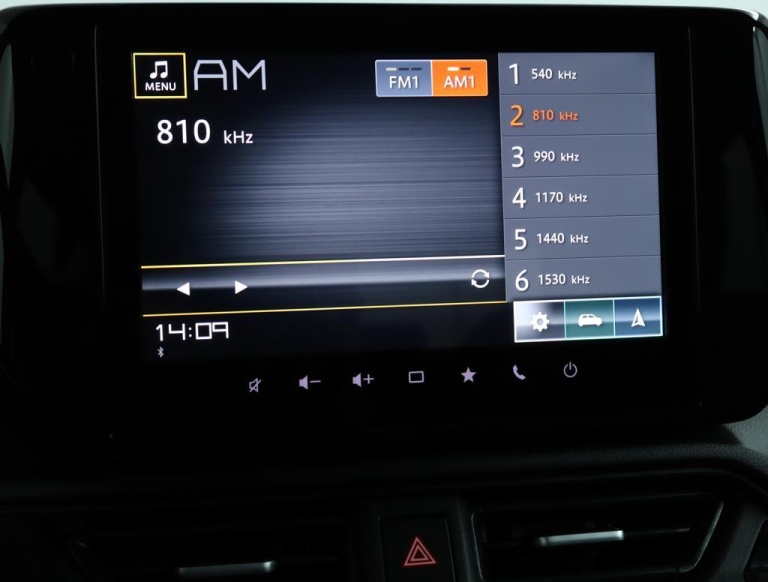 Suzuki Swift - 1.2 Style Smart Hybrid 9