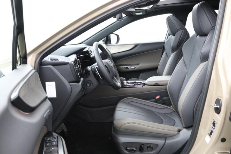 Lexus NX - 450h+ AWD Overtrail Line 17