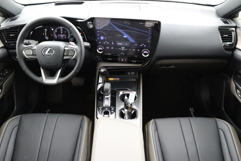 Lexus NX - 450h+ AWD Overtrail Line 4