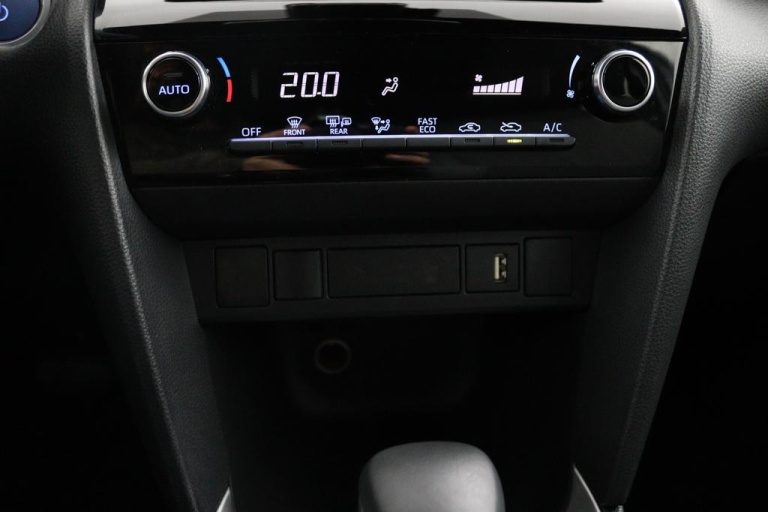 Toyota Yaris Cross - 1.5 Hybrid Dynamic 17