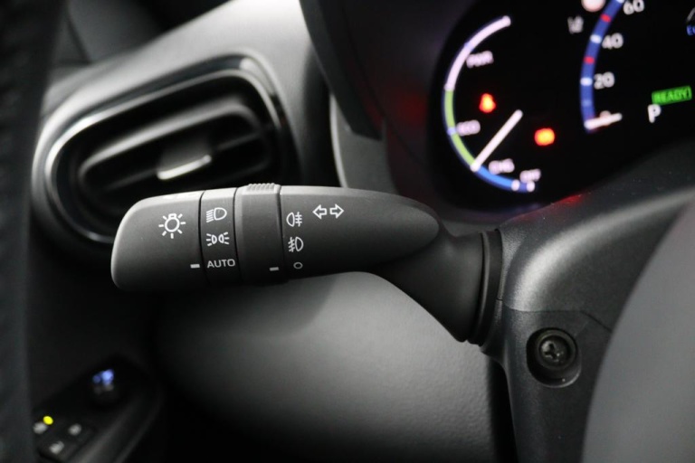 Toyota Yaris Cross - 1.5 Hybrid Dynamic 23