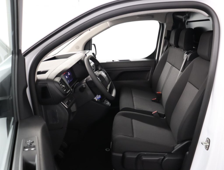Toyota PROACE Worker - 2.0 D-4D L1 Challenger 17