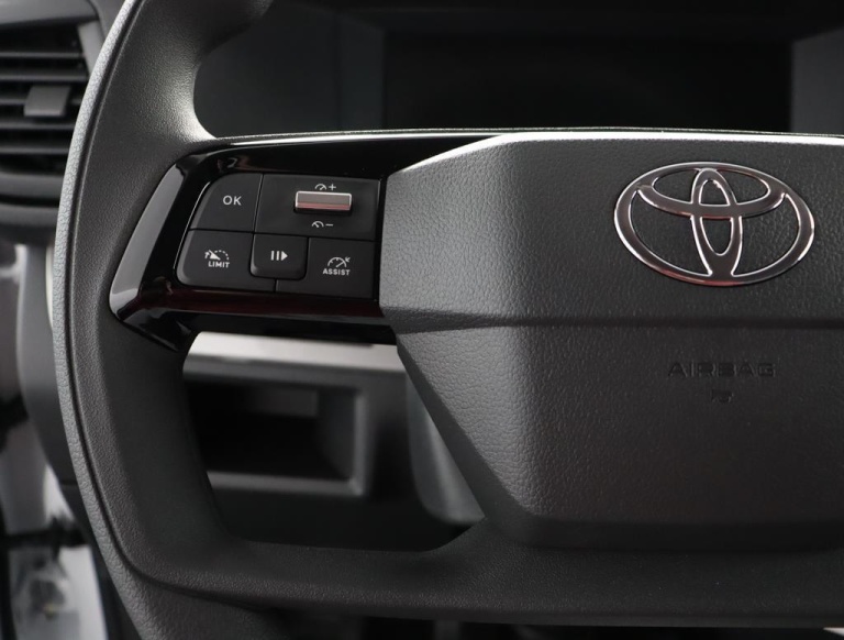Toyota PROACE Worker - 2.0 D-4D L1 Challenger 18