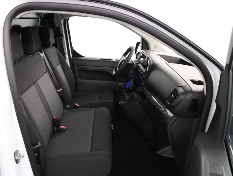 Toyota PROACE Worker - 2.0 D-4D L1 Challenger 21
