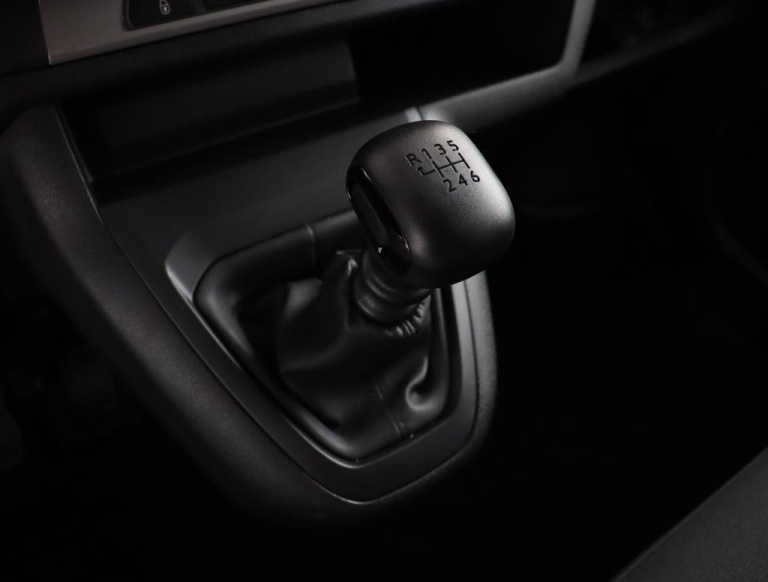 Toyota PROACE Worker - 2.0 D-4D L1 Challenger 22