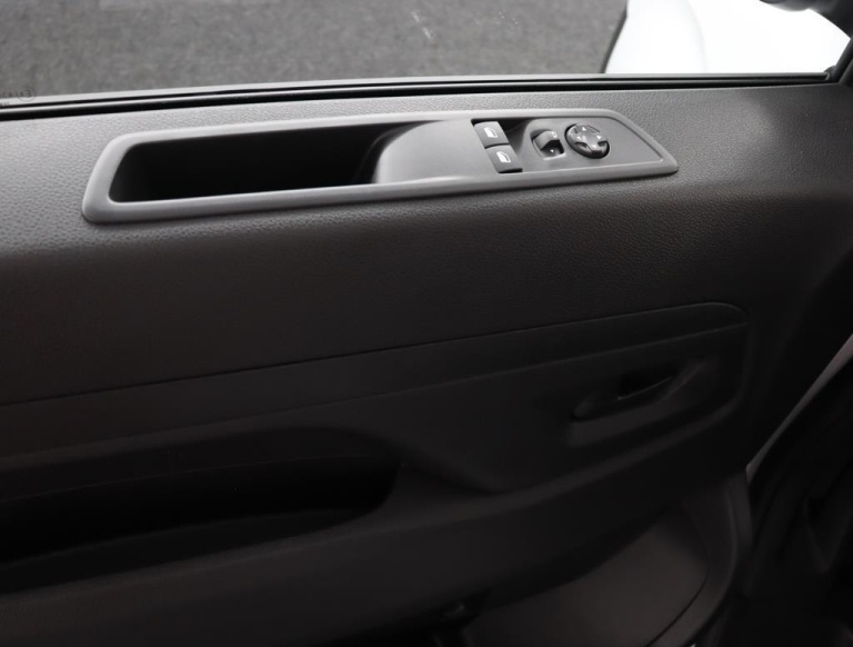 Toyota PROACE Worker - 2.0 D-4D L1 Challenger 23