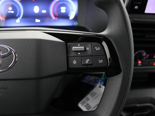 Toyota PROACE Worker - 2.0 D-4D L1 Challenger