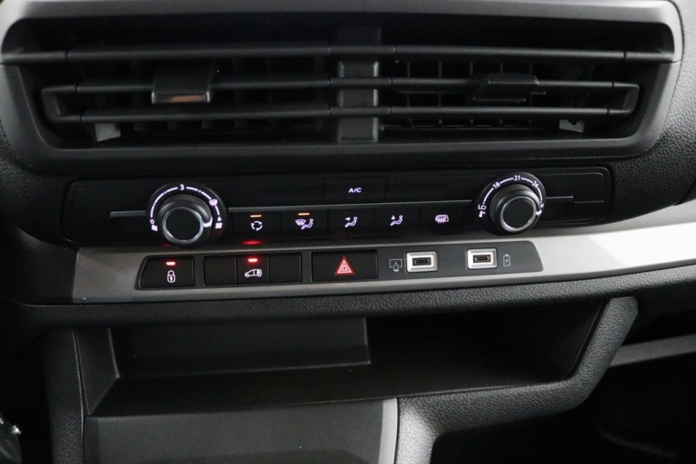Toyota PROACE Worker - 2.0 D-4D L1 Challenger 7