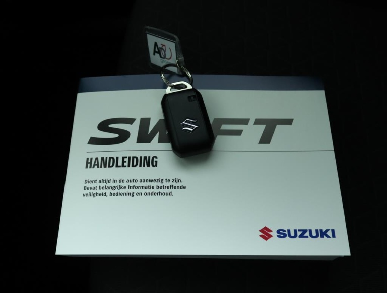 Suzuki Swift - 1.2 Style Smart Hybrid 11