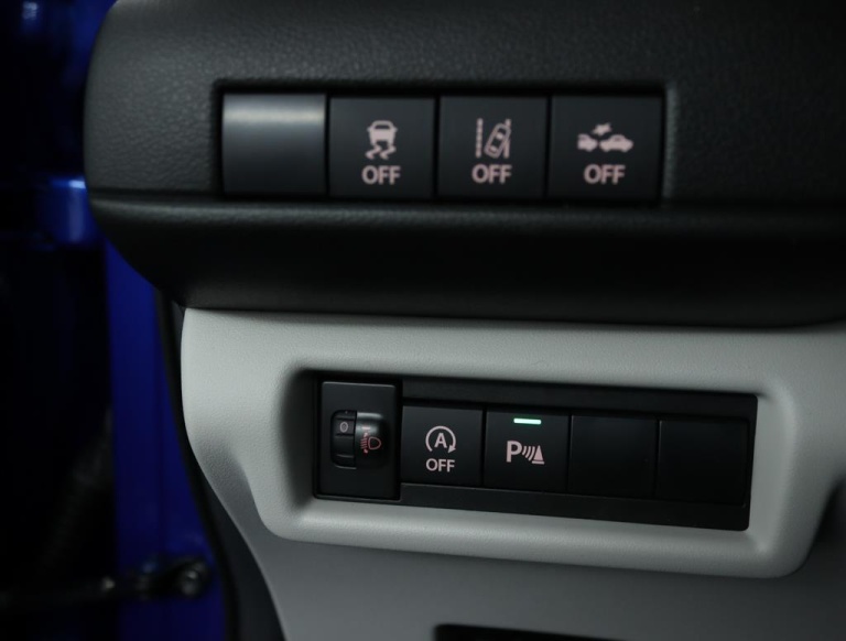Suzuki Swift - 1.2 Style Smart Hybrid 29