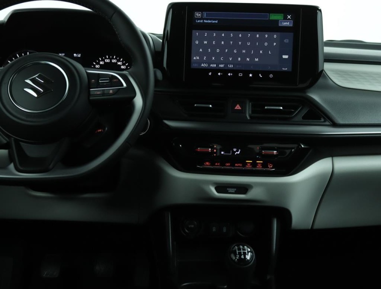 Suzuki Swift - 1.2 Style Smart Hybrid 48