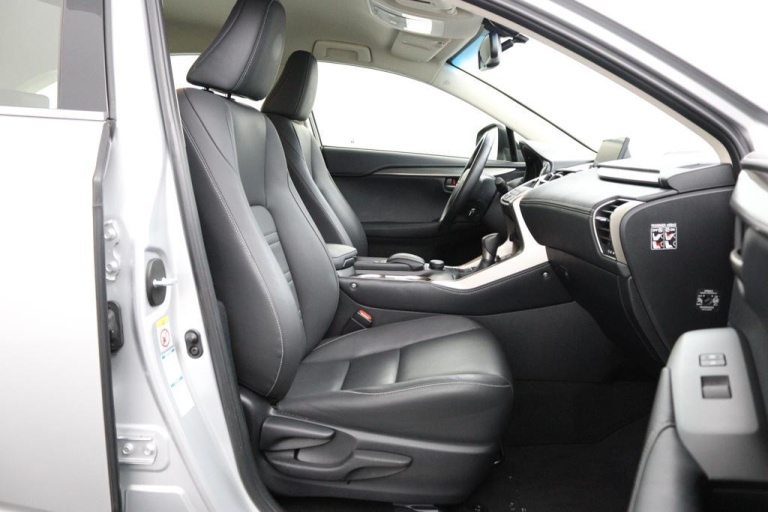 Lexus NX - 300h AWD 25th Edition 21
