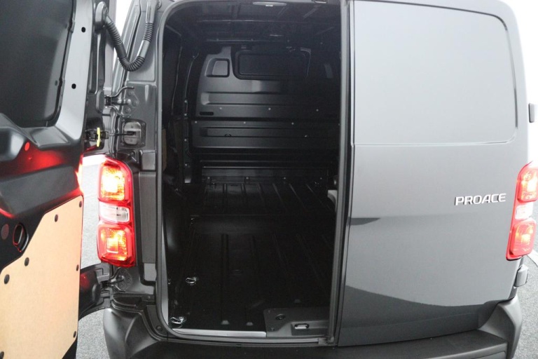 Toyota PROACE Long Worker - 2.0 D-4D L2 Challenger 21