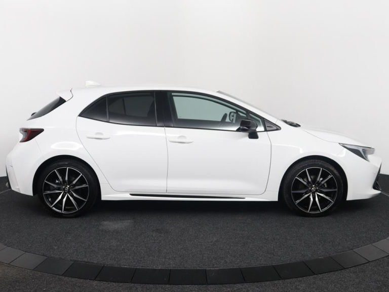 Toyota Corolla - Hybrid 140 GR Sport 12
