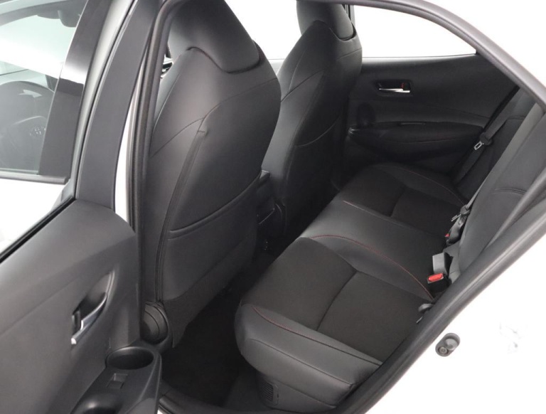 Toyota Corolla - Hybrid 140 GR Sport 17