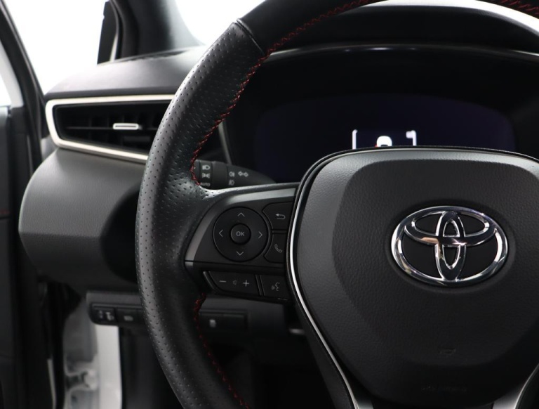 Toyota Corolla - Hybrid 140 GR Sport 18