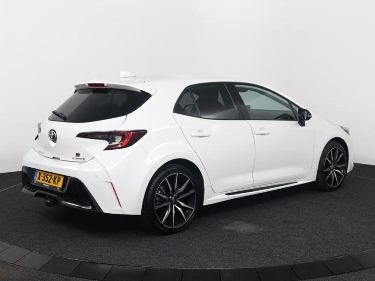 Toyota Corolla - Hybrid 140 GR Sport 2
