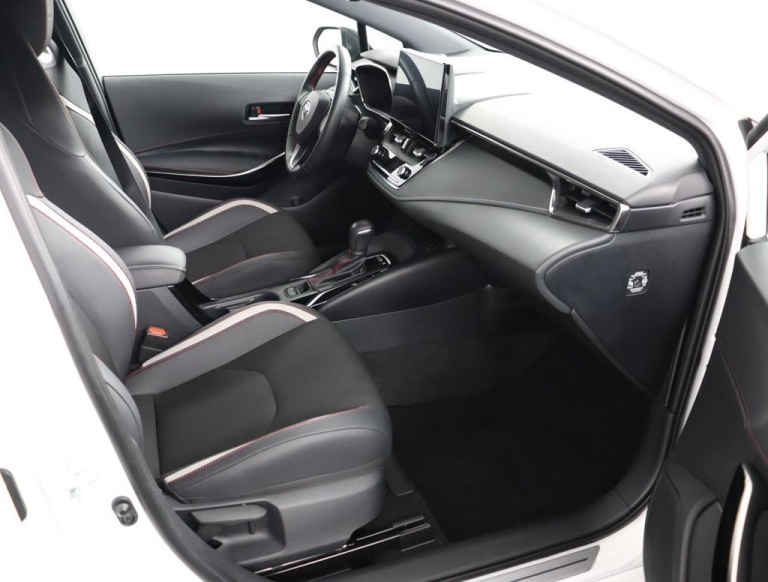 Toyota Corolla - Hybrid 140 GR Sport 21
