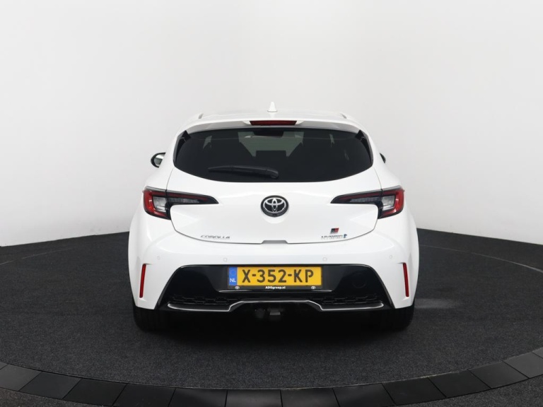 Toyota Corolla - Hybrid 140 GR Sport 32